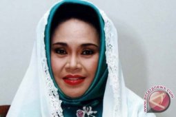 Hetty Koes Endang Bernyanyi untuk Penggemarnya di Malaysia
