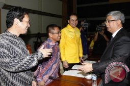 Akil Sedia Kembali
