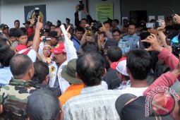 TUNTUT PEMBEBASAN
