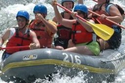 Wisata Arung Jeram Sungai Cikundul Cianjur Dibuka