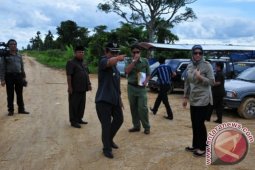 Tinjau proyek pembangunan