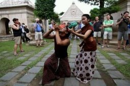 UPAYA PENINGKATAN WISATAWAN
