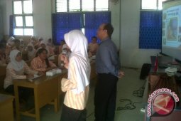 PLN Ajak Pelajar SMP Tidak Bermain Layang-layang