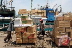 Aktivitas Bongkar Muat Pelabuhan Pangkalbalam Dimulai H+7