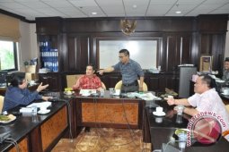 Pemilihan Pimpinan Komisi Akhirnya Diundur