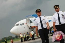 Beberapa maskapai pekerjakan pilot lewati batas jam terbang