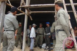 Satpol PP Bontang Tertibkan Bangunan Tanpa IMB