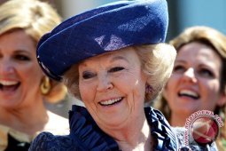 Ratu Beatrix siap menyerahkan mahkota pada putranya