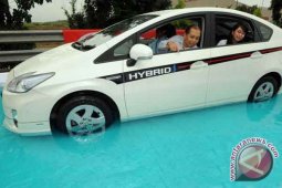 Toyota Jual 1,2 Juta Unit Hybrid Pada 2012