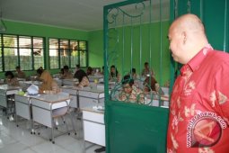 UN Hari Pertama di Kukar Lancar