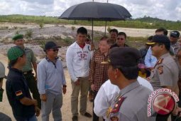 Bupati Sekadau Dampingi Investor Survei di Entulang