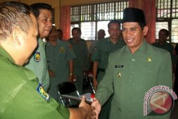 MINTA TENANGKAN SISWA