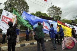 "Dalil agama" versus "fatwa politis" dalam Pilkada 2018