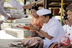 Gubernur Pastika Minta "Kabupaten Kaya" Bantu Entaskan Kemiskinan