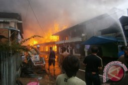 KEBAKARAN MELAHAP 11 RUMAH