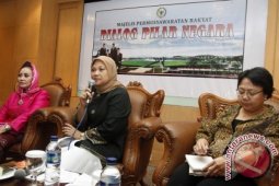 Perempuan Harus Tempuh Pendidikan Setinggi Mungkin