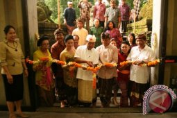 Mahasiswa Tunjukan Pembuatan Batik Tulis