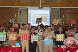 TAS BAHAN SAMPAH DAUR ULANG.