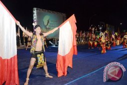 Kesaktian suku dayak panjat pohon berduri