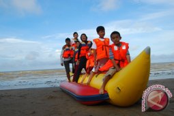 Pantai Takisung Tujuan Wisata Liburan Tahun Baru