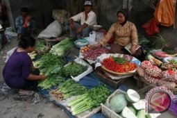 Warga Kota Pangkalpinang Padati Pasar Tradisional