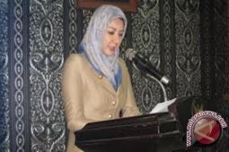 Rita Inginkan Aquarium Raksasa di RWP