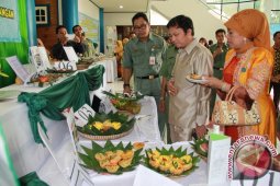 Makanan Bahan Baku Lokal