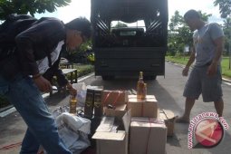 Pamtas Yonif 141/AYJP Kembali Sita Miras Selundupan