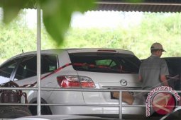 KPK Segel Tiga Mobil PKS