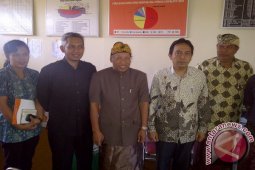 Sudirta Serahkan 9.203 Dukungan ke KPU