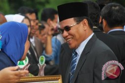 Pemprov Beri Penghargaan 10 Besar UN SMP