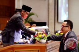 Hujan Interupsi di Paripurna Pansus LKPJ