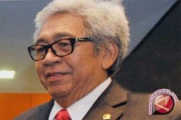 Jenazah Taufiq Kiemas tiba di Halim Perdanakusuma