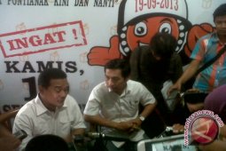 Pasangan Iwan-Acui Kunjungi Pasar Tradisional Pontianak