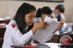 BNK Gelar Tes Urine Pelajar Di Muntok