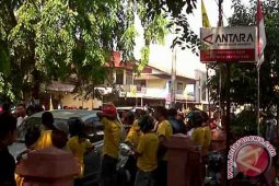 Ribuan Pendukung Firman Muntaco-Erick Antar Daftar Pilwako