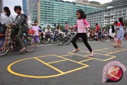 Anak Indonesia Diajak Bermain Permaian Tradisional