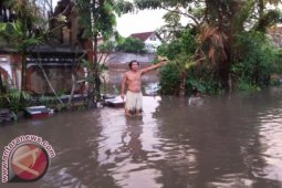 Floods Inundate Residential Areas in Denpasar