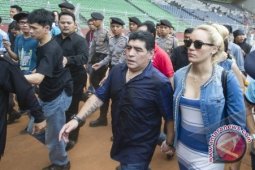 Maradona: Jangan capur politik dengan sepak bola