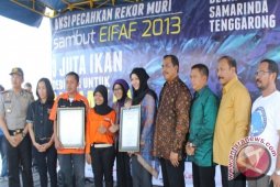 Rita Raih Piagam Penghargaan MURI