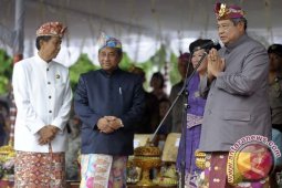 Presiden Yudhoyono Lepas Peserta Pawai PKB