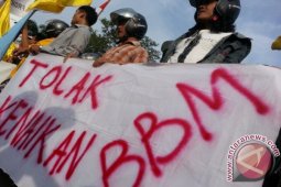 Mahasiswa Kalbar Demo Kenaikan BBM