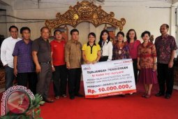 Peraih UN Tertinggi Mendapat Beasiswa dari Alfamart