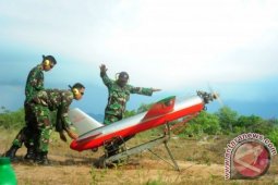 Latihan Paskhas TNI AU di Pantai Singkawang