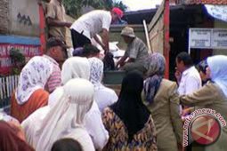 Bulog salurkan raskin kompensasi kenaikan harga bbm