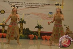 Tarian Adat