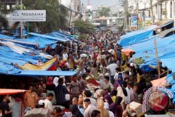 Jelang Puasa Warga Serbu Pasar Tradisional