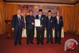Nilai "cum laude" antar Gubernur Jambi raih "Pena Emas" PWI