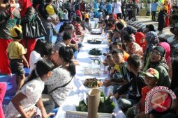 Warga Ramaikan Makan Beseprah