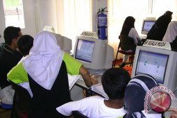 25 BKM Tabalong Dapat Bantuan Komputer
